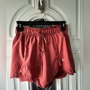 The Nike Flex Essential 2-in-1 Shorts / Small